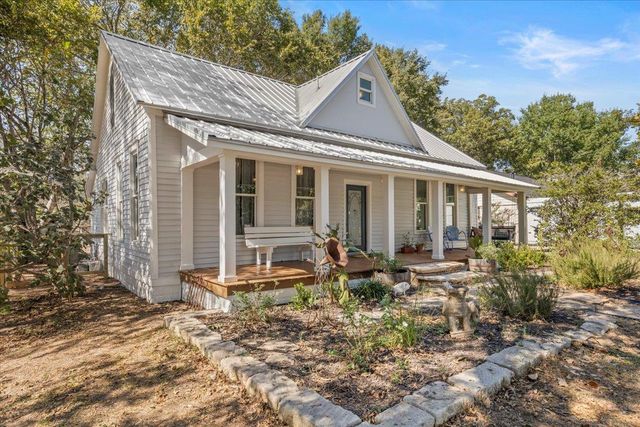 503A Wilkes ST, Smithville, TX 78957