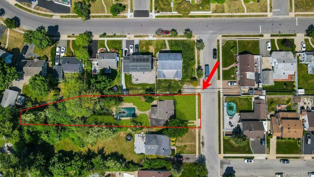 6 Shotgun Lane, Levittown, NY 11756