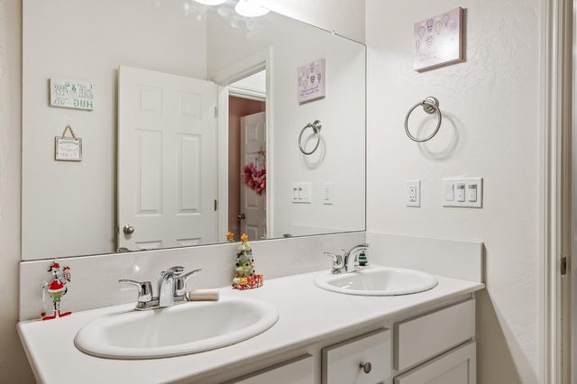 3037 Traverse Lane, Clovis, CA 93619