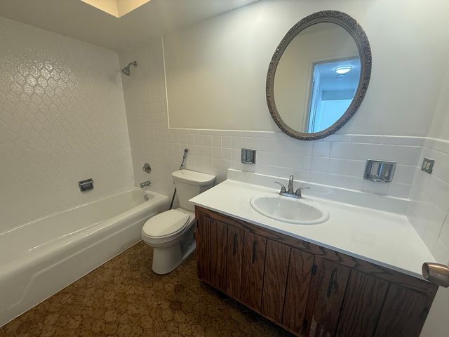 2300 N Harlem Avenue 606, Elmwood Park, IL 60707