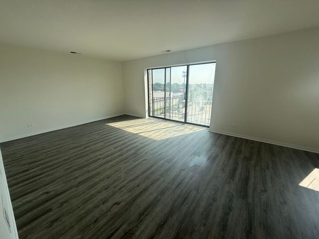 2300 N Harlem Avenue 606, Elmwood Park, IL 60707