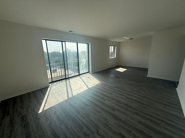 2300 N Harlem Avenue 606, Elmwood Park, IL 60707