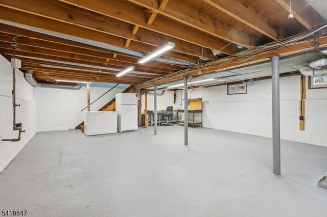 3 Stagecoach Way, Hillsborough Twp., NJ 08844