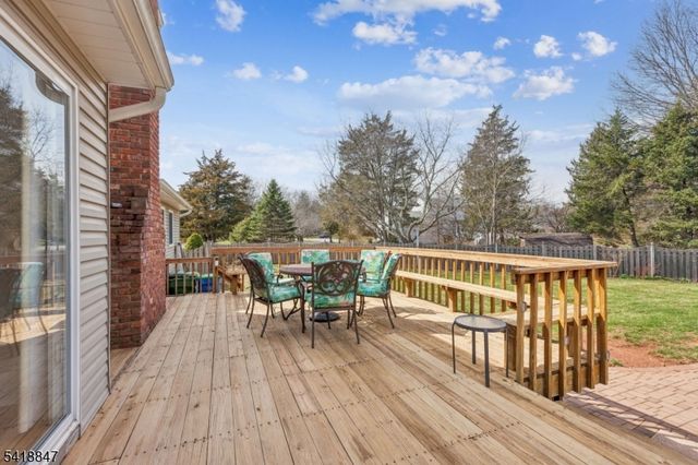 3 Stagecoach Way, Hillsborough Twp., NJ 08844