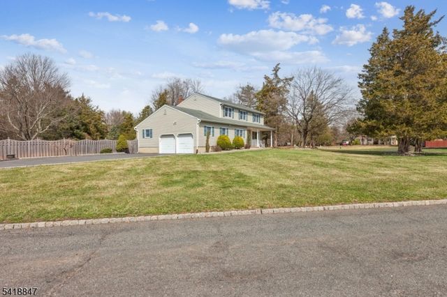 3 Stagecoach Way, Hillsborough Twp., NJ 08844