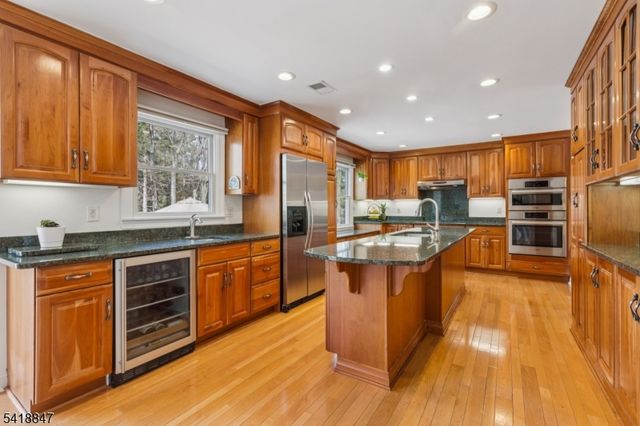 3 Stagecoach Way, Hillsborough Twp., NJ 08844