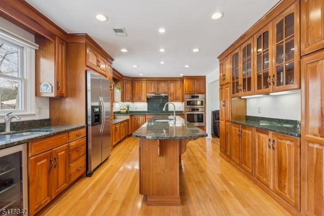 3 Stagecoach Way, Hillsborough Twp., NJ 08844