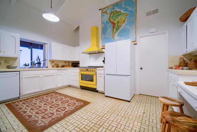 3330 Foothill Road, Carpinteria, CA 93013