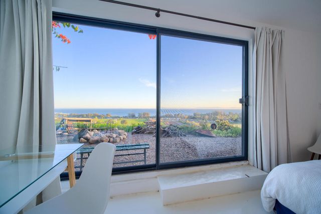 3330 Foothill Road, Carpinteria, CA 93013