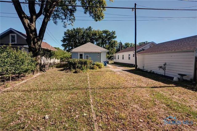 2079 Arkansas Street, Oregon, OH 43616