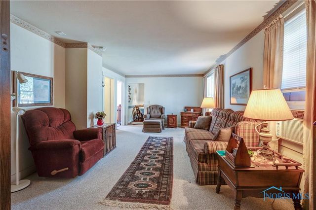 2079 Arkansas Street, Oregon, OH 43616