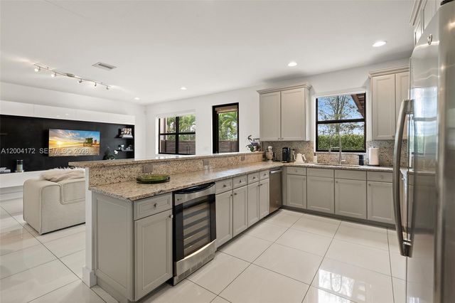 9890 NW 86th Terrace, Doral, FL 33178