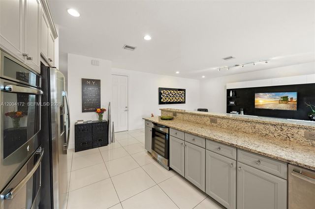 9890 NW 86th Terrace, Doral, FL 33178