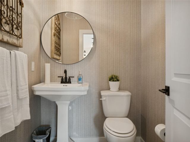 931 Tarkington Timbers Drive, Cleveland, TX 77327