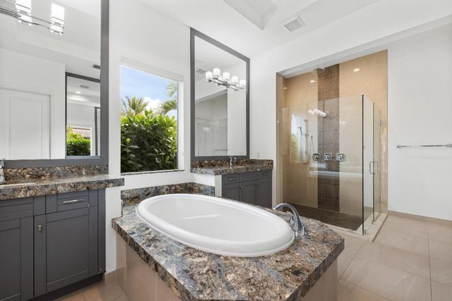 8001 SE Old Plantation Circle, Jupiter, FL 33458