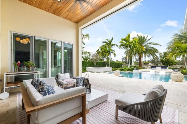 8001 SE Old Plantation Circle, Jupiter, FL 33458