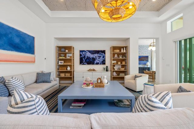 8001 SE Old Plantation Circle, Jupiter, FL 33458