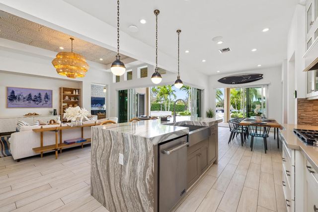 8001 SE Old Plantation Circle, Jupiter, FL 33458