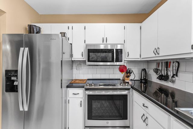 2561 Boundbrook Boulevard 209, Palm Springs, FL 33406