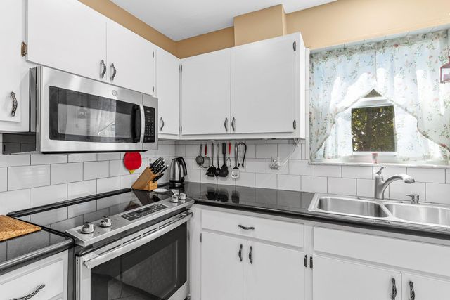 2561 Boundbrook Boulevard 209, Palm Springs, FL 33406