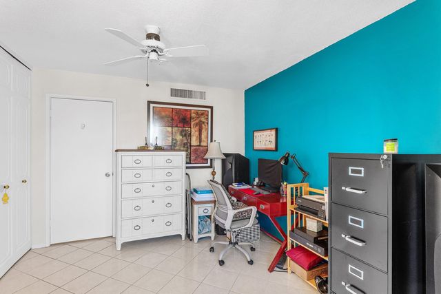 2561 Boundbrook Boulevard 209, Palm Springs, FL 33406