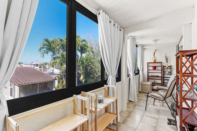 2561 Boundbrook Boulevard 209, Palm Springs, FL 33406