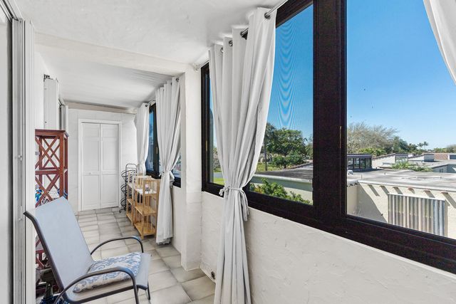 2561 Boundbrook Boulevard 209, Palm Springs, FL 33406