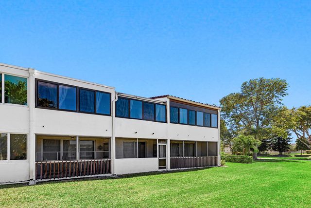 2561 Boundbrook Boulevard 209, Palm Springs, FL 33406