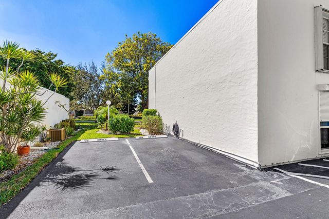 2561 Boundbrook Boulevard 209, Palm Springs, FL 33406