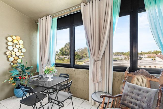 2561 Boundbrook Boulevard 209, Palm Springs, FL 33406