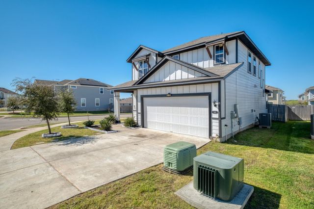 340 Black Opal DR, Jarrell, TX 76537