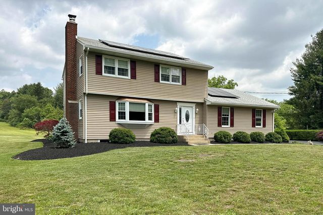 56 VALLEY RD, Lambertville, NJ 08530