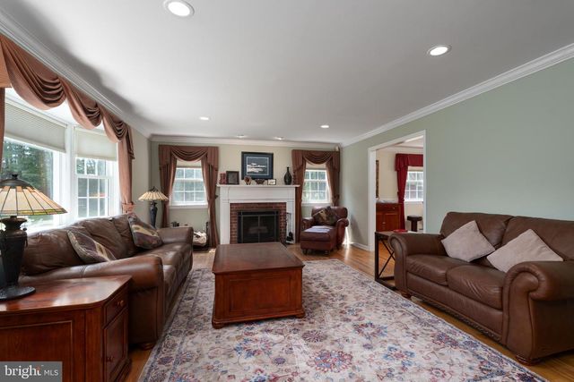 56 VALLEY RD, Lambertville, NJ 08530