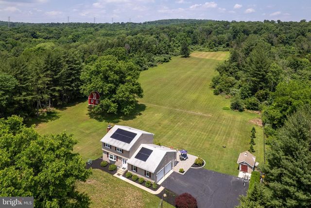 56 VALLEY RD, Lambertville, NJ 08530