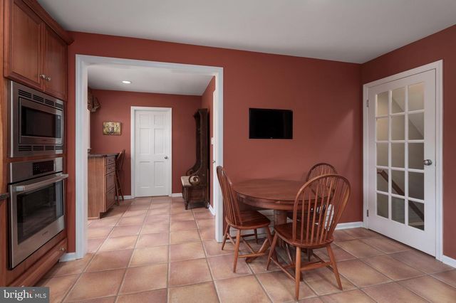 56 VALLEY RD, Lambertville, NJ 08530