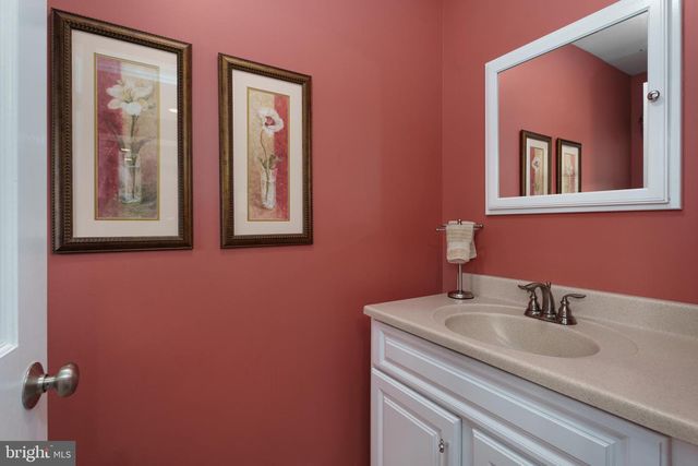 56 VALLEY RD, Lambertville, NJ 08530