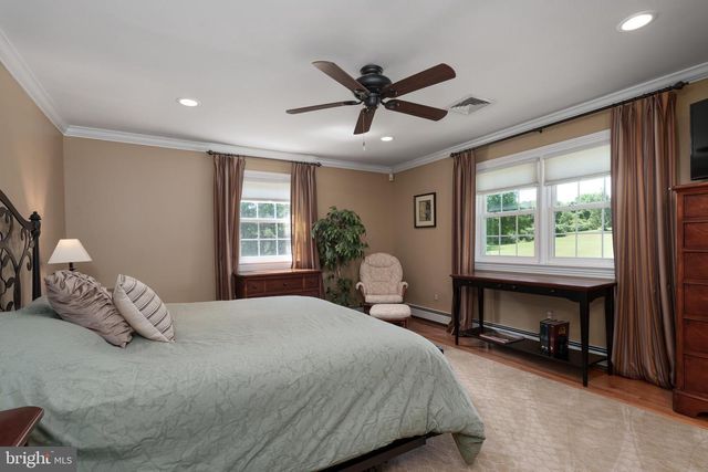 56 VALLEY RD, Lambertville, NJ 08530