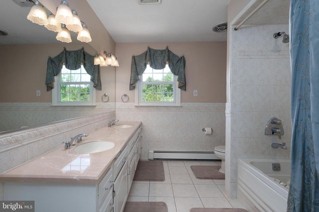 56 VALLEY RD, Lambertville, NJ 08530