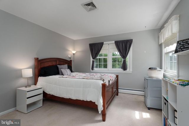56 VALLEY RD, Lambertville, NJ 08530