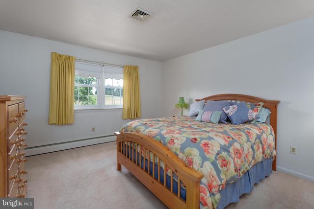 56 VALLEY RD, Lambertville, NJ 08530