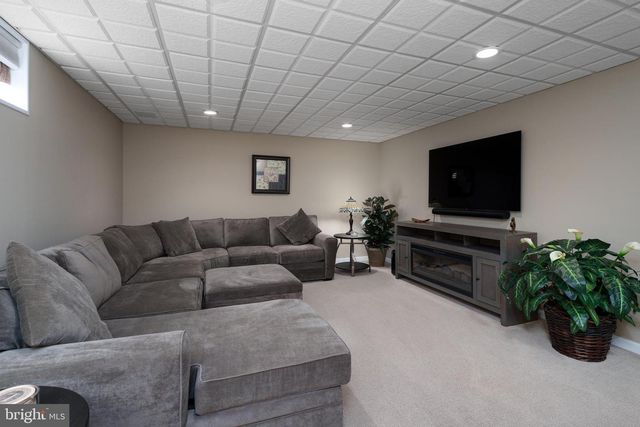 56 VALLEY RD, Lambertville, NJ 08530