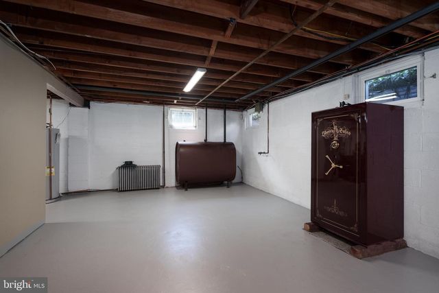 56 VALLEY RD, Lambertville, NJ 08530
