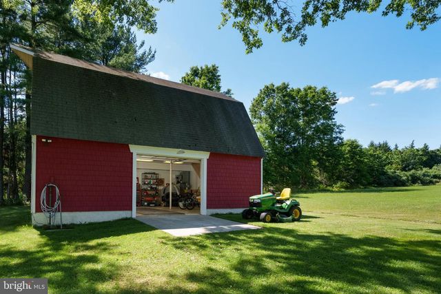 56 VALLEY RD, Lambertville, NJ 08530