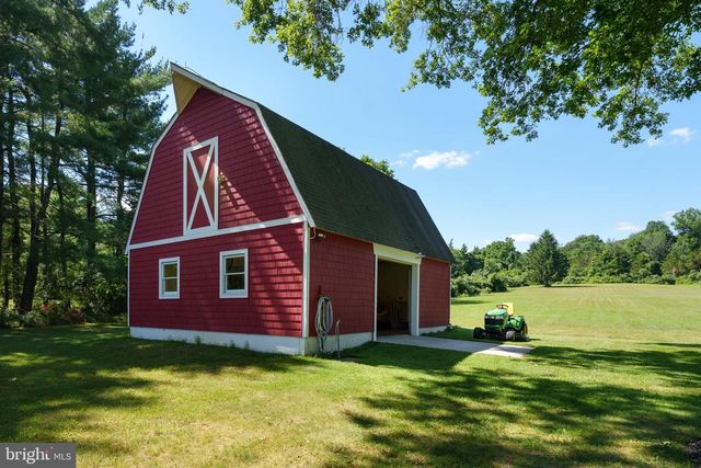56 VALLEY RD, Lambertville, NJ 08530