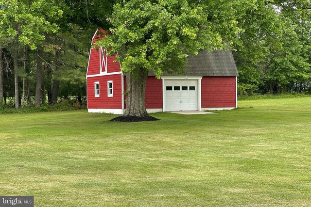56 VALLEY RD, Lambertville, NJ 08530