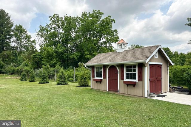 56 VALLEY RD, Lambertville, NJ 08530