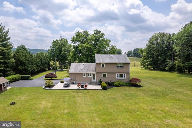56 VALLEY RD, Lambertville, NJ 08530