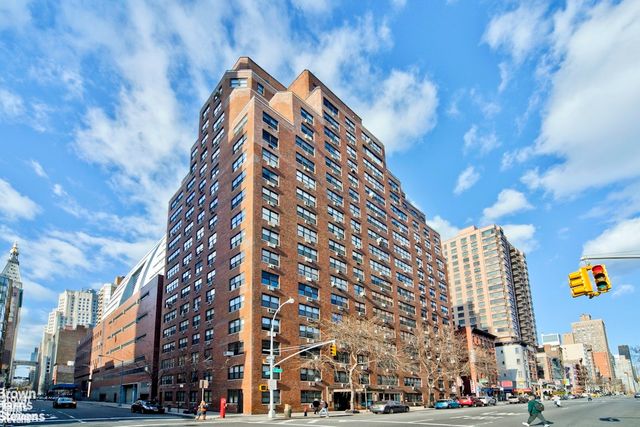 330 3rd Ave Apt 14L, New York City, NY 10010