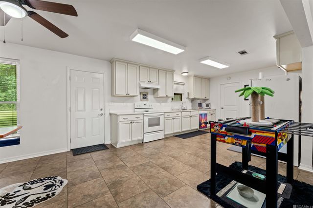 46157 Randall Rd, Hammond, LA 70401