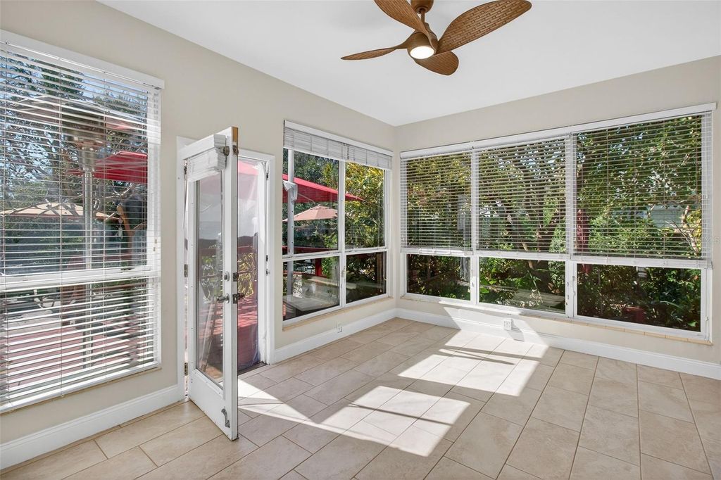 Image 15 of property listing at 3030 8TH AVENUE N, St Petersburg, FL 33713